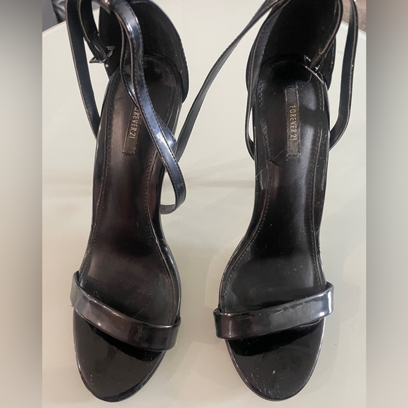 4 inch strappy heels - Picture 1 of 3